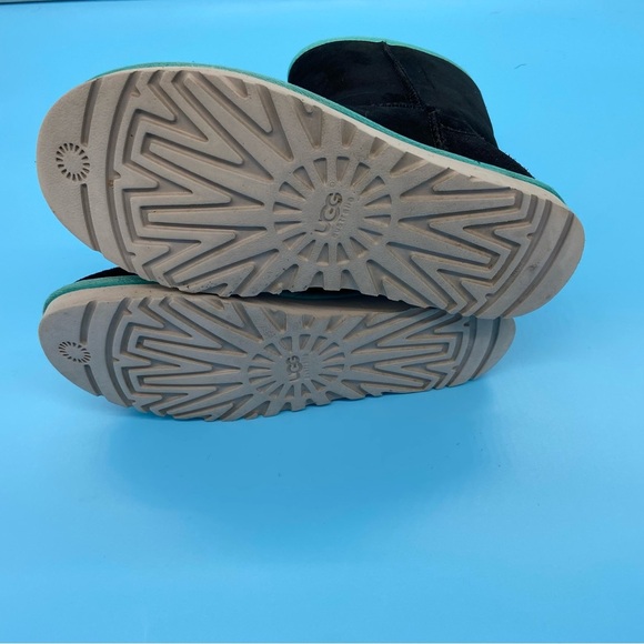 UGG Short Boots Black and Teal Boots Size 8 - Picture 8 of 8